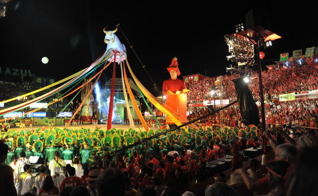 Conheça o Festival de Parintins, que acontece no Amazonas