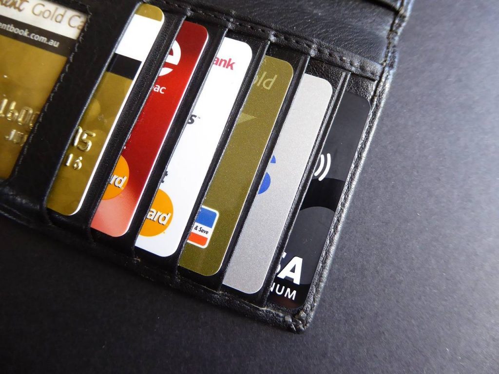 Aprenda como escolher um cartão de crédito para viagens