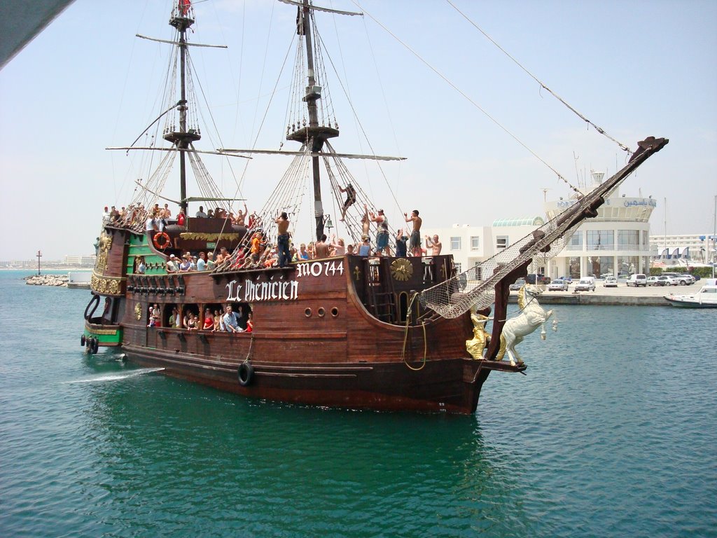 Descubra se vale a pena fazer um cruzeiro de barco pirata em Hammamet